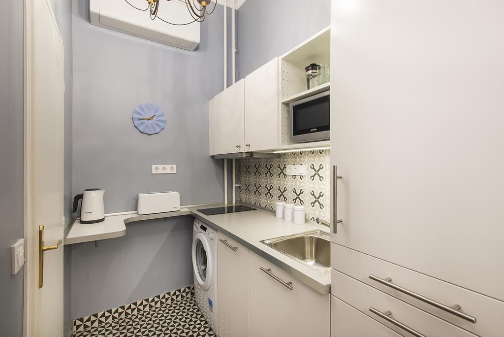 Engel Apartment